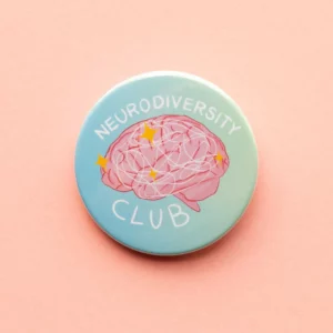 Button van 38mm groot met daarop een plaatje van hersenen en de tekst neurodiversity club